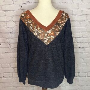 CY FASHION BLACK V-NECK FLORAL CONTRAST TOP